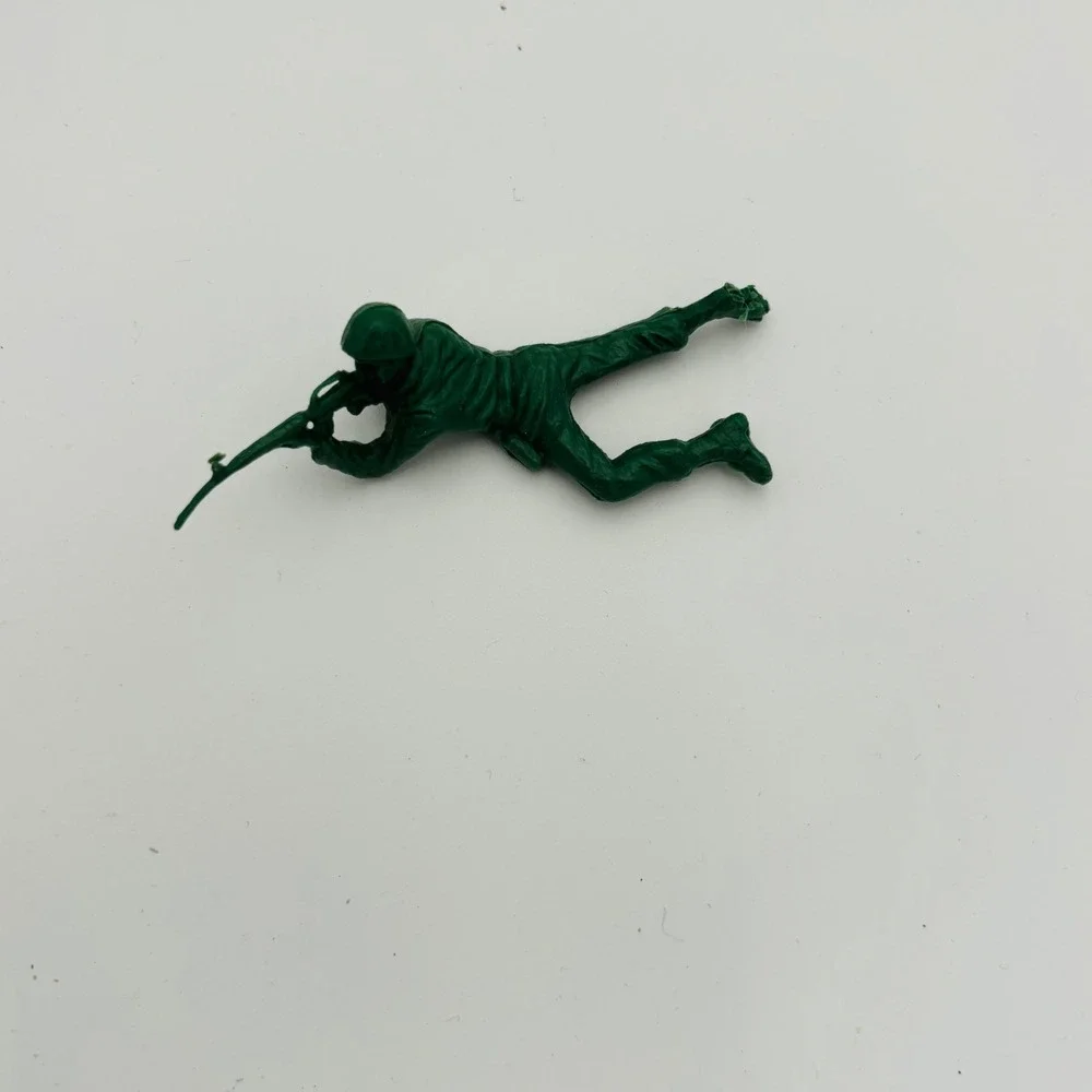 Unbranded Plastic Toy Soldiers Kids OS Green Tan Excellent Military Army Men Lot